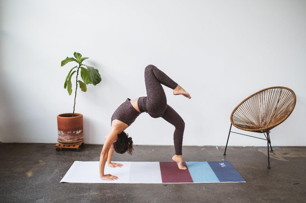 YUNE FLOW MAT – Tapis de yoga 6 mm antidérapant & éco-responsable