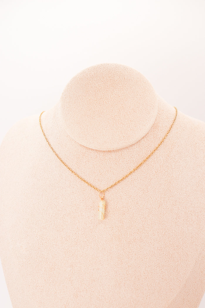 NATURA PENDENTIF – Pilier de Jade ‘Fleur de Prunier’ | Harmonie & Énergie